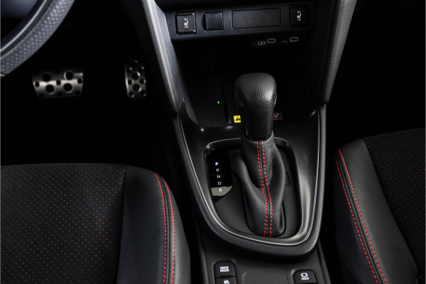 Toyota Yaris Cross 1.5 Hybrid 130 GR Sport | Adapt.Cruise | Head-up | 360 Camera | Stoel+Stuurverw. | Dig.Cockpit | NAV + App.Connect (Draadloos) | ECC | LM 18" | 6116