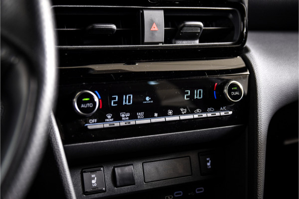 Toyota Yaris Cross 1.5 Hybrid 130 GR Sport | Adapt.Cruise | Head-up | 360 Camera | Stoel+Stuurverw. | Dig.Cockpit | NAV + App.Connect (Draadloos) | ECC | LM 18" | 6116