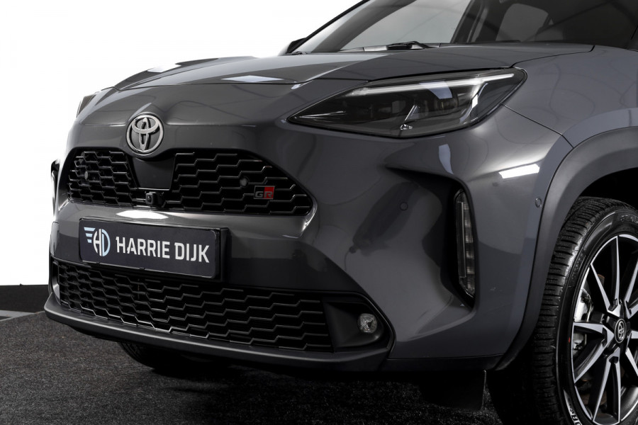 Toyota Yaris Cross 1.5 Hybrid 130 GR Sport | Adapt.Cruise | Head-up | 360 Camera | Stoel+Stuurverw. | Dig.Cockpit | NAV + App. Connect (Draadloos) | ECC | LM 18" | 9816