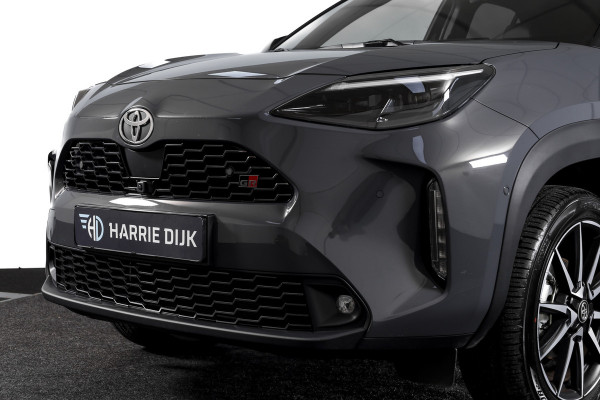 Toyota Yaris Cross 1.5 Hybrid 130 GR Sport | Adapt.Cruise | Head-up | 360 Camera | Stoel+Stuurverw. | Dig.Cockpit | NAV + App. Connect (Draadloos) | ECC | LM 18" | 9816