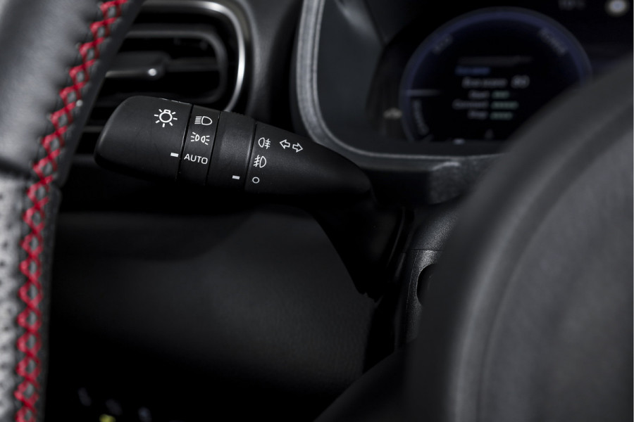 Toyota Yaris Cross 1.5 Hybrid 130 GR Sport | Adapt.Cruise | Head-up | 360 Camera | Stoel+Stuurverw. | Dig.Cockpit | NAV + App. Connect (Draadloos) | ECC | LM 18" | 9816