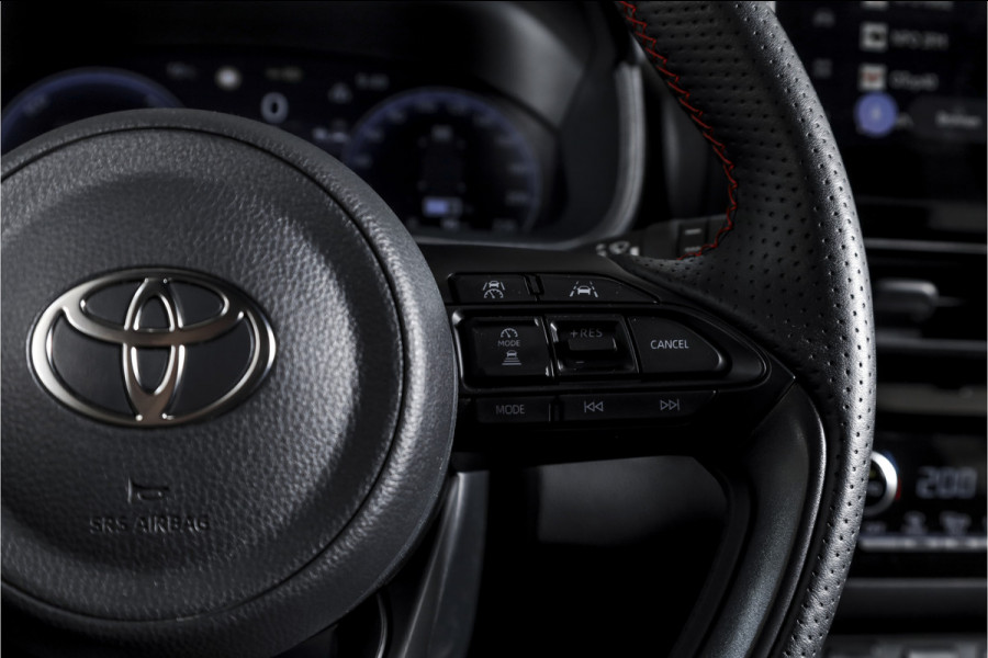 Toyota Yaris Cross 1.5 Hybrid 130 GR Sport | Adapt.Cruise | Head-up | 360 Camera | Stoel+Stuurverw. | Dig.Cockpit | NAV + App. Connect (Draadloos) | ECC | LM 18" | 9816