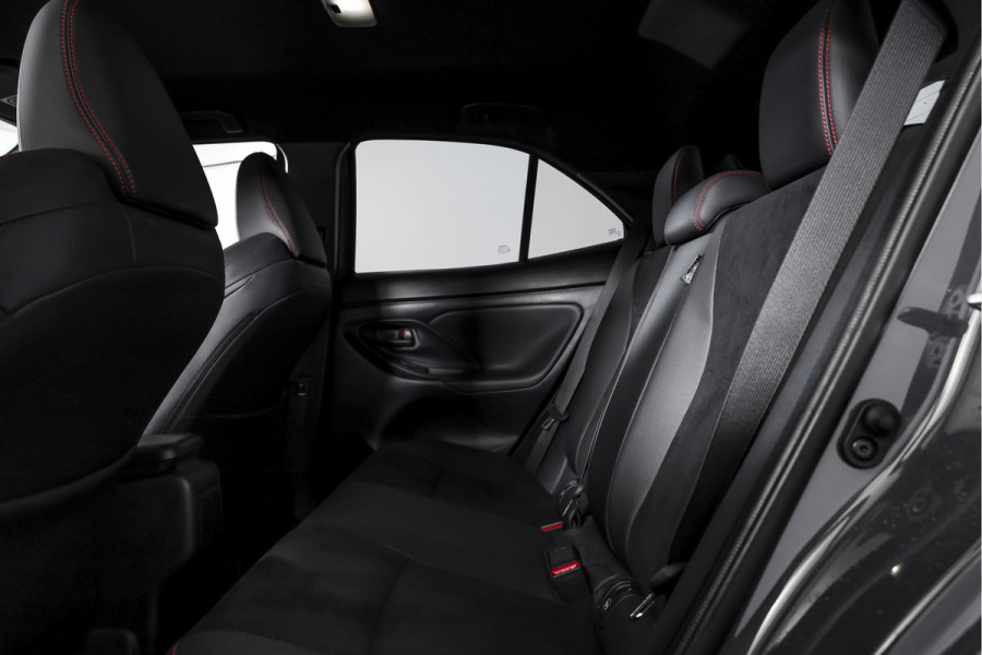 Toyota Yaris Cross 1.5 Hybrid 130 GR Sport | Adapt.Cruise | Head-up | 360 Camera | Stoel+Stuurverw. | Dig.Cockpit | NAV + App. Connect (Draadloos) | ECC | LM 18" | 9816