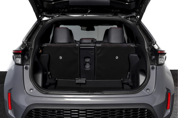 Toyota Yaris Cross 1.5 Hybrid 130 GR Sport | Adapt.Cruise | Head-up | 360 Camera | Stoel+Stuurverw. | Dig.Cockpit | NAV + App. Connect (Draadloos) | ECC | LM 18" | 9816