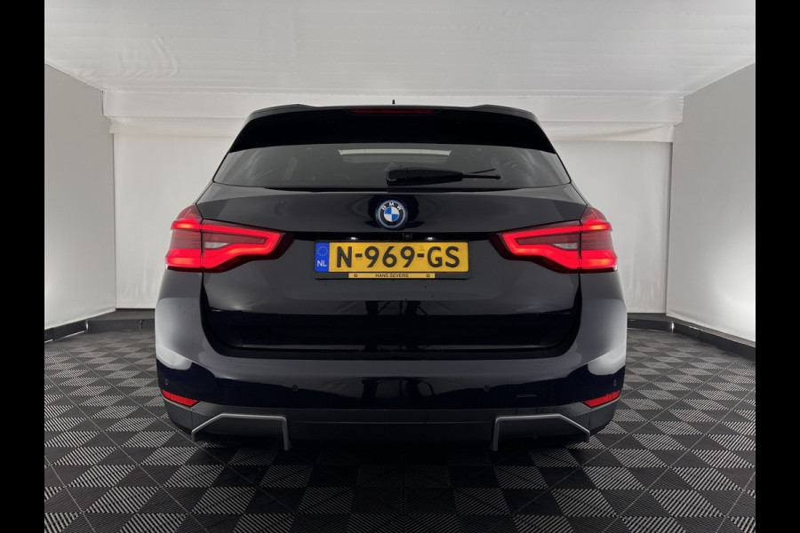 BMW iX3 High Executive 80 kWh [ 3-Fase ] {SOH-96%} (INCL-BTW) Aut. *PANO | HEAD-UP | LEATHER | HARMAN/KARDON | FULL-LED | BLINDSPOT | MEMORY-PACK | DIGI-COCKPIT | HEATED-SPORTSEATS | KEYLESS | TOPVIEW | DAB+ | NAVI-FULLMAP | 19''ALU*