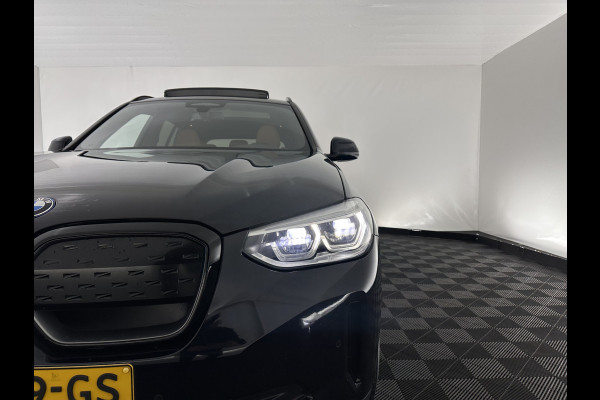 BMW iX3 High Executive 80 kWh [ 3-Fase ] {SOH-96%} (INCL-BTW) Aut. *PANO | HEAD-UP | LEATHER | HARMAN/KARDON | FULL-LED | BLINDSPOT | MEMORY-PACK | DIGI-COCKPIT | HEATED-SPORTSEATS | KEYLESS | TOPVIEW | DAB+ | NAVI-FULLMAP | 19''ALU*