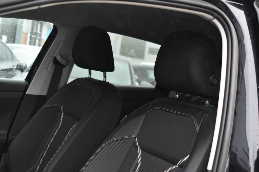 Volkswagen Taigo 1.5 TSI Business Virtual Keyless Camera