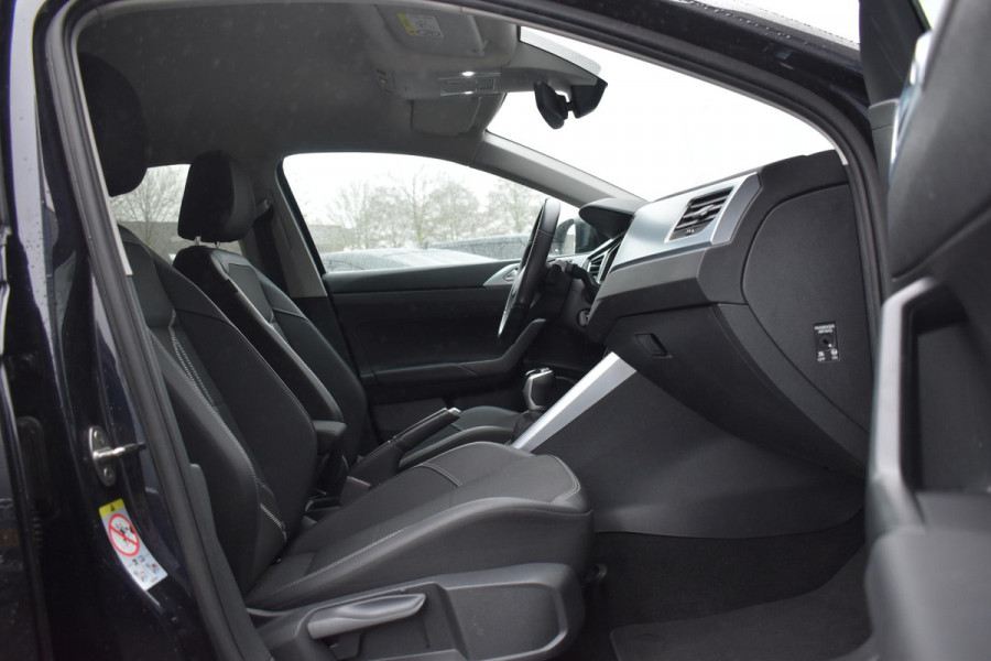 Volkswagen Taigo 1.5 TSI Business Virtual Keyless Camera