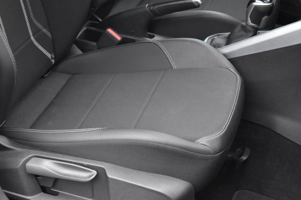 Volkswagen Taigo 1.5 TSI Business Virtual Keyless Camera