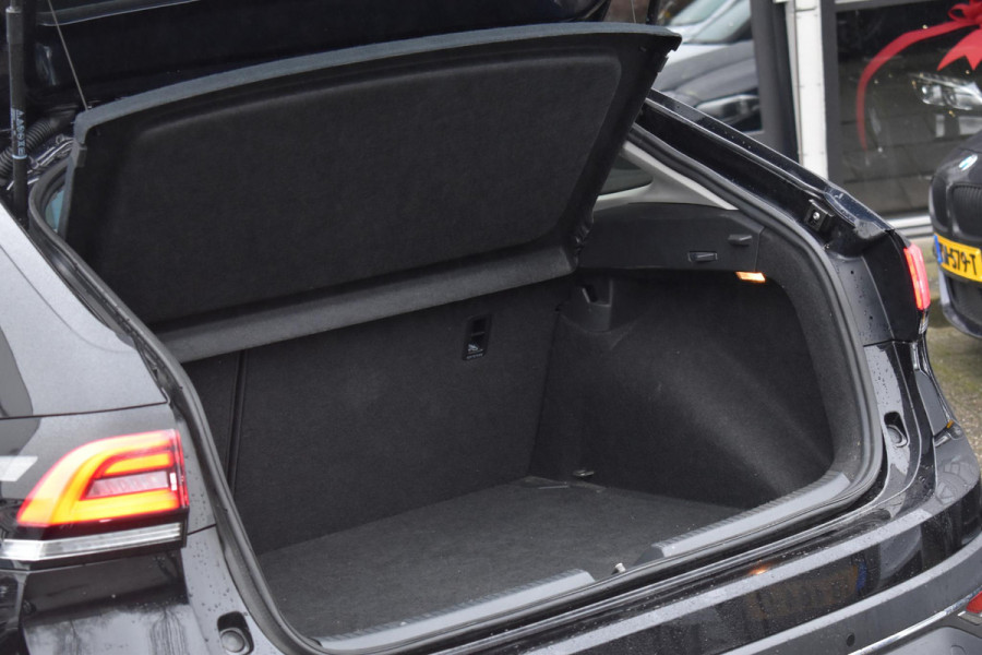 Volkswagen Taigo 1.5 TSI Business Virtual Keyless Camera