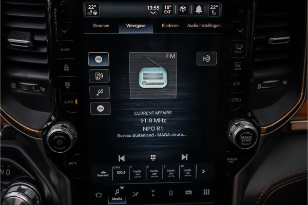 Dodge DODGE RAM 1500 Limited Longhorn 5.7 V8 LPG Onderbouw Pano Rambox 22"