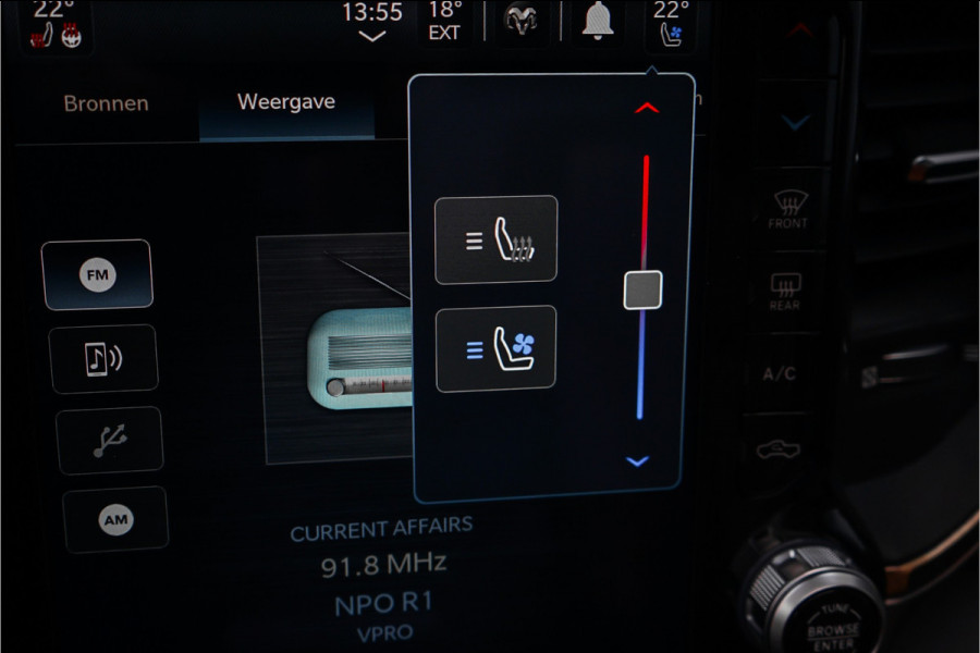 Dodge DODGE RAM 1500 Limited Longhorn 5.7 V8 LPG Onderbouw Pano Rambox 22"