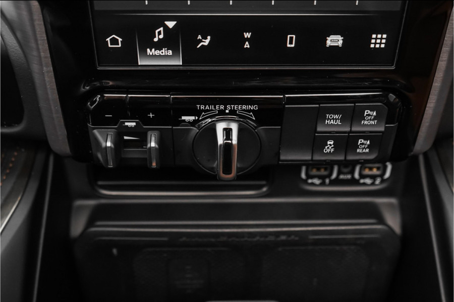 Dodge DODGE RAM 1500 Limited Longhorn 5.7 V8 LPG Onderbouw Pano Rambox 22"