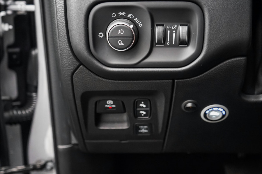 Dodge DODGE RAM 1500 Limited Longhorn 5.7 V8 LPG Onderbouw Pano Rambox 22"