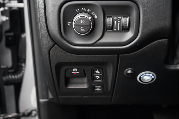 Dodge DODGE RAM 1500 Limited Longhorn 5.7 V8 LPG Onderbouw Pano Rambox 22"