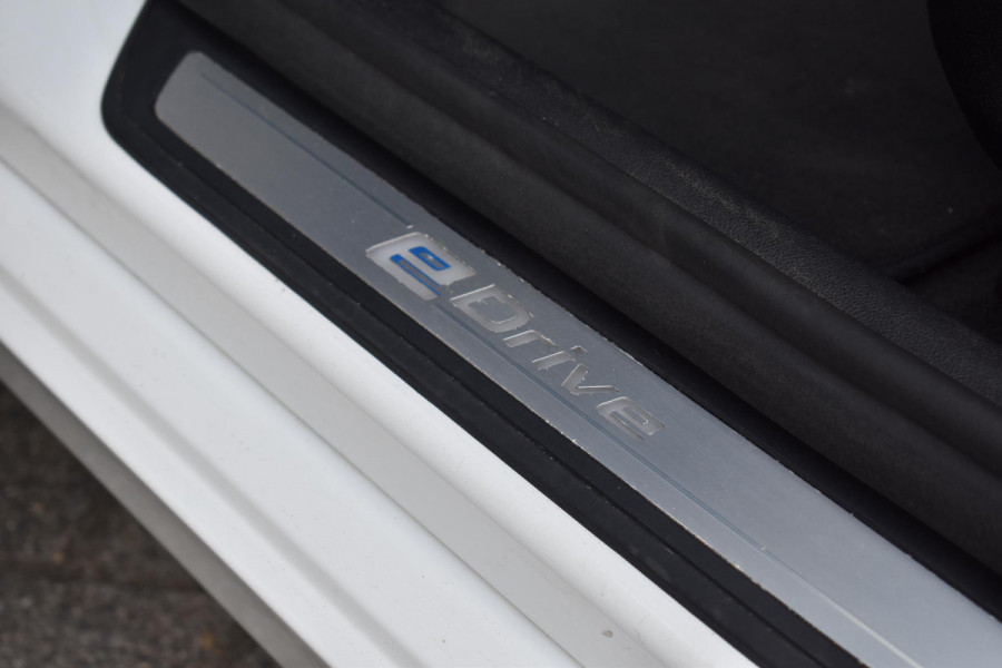 BMW 5 Serie 530e High Executive Pano Leder Sfeer Camera