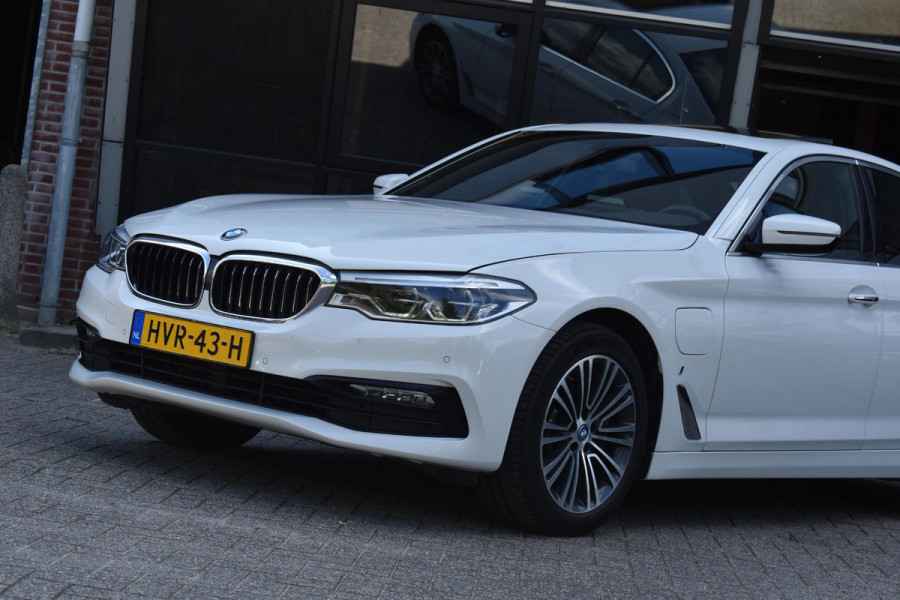 BMW 5 Serie 530e High Executive Pano Leder Sfeer Camera