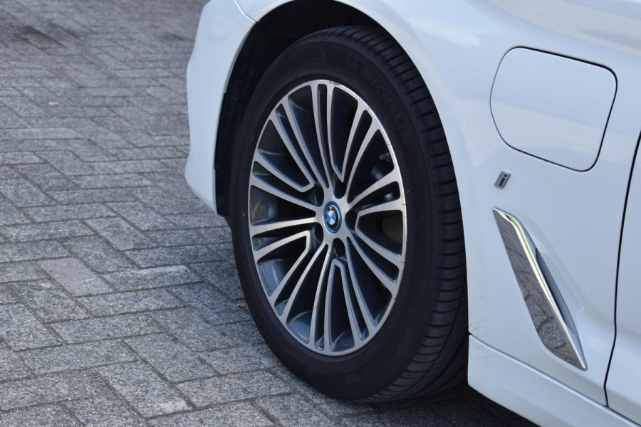 BMW 5 Serie 530e High Executive Pano Leder Sfeer Camera