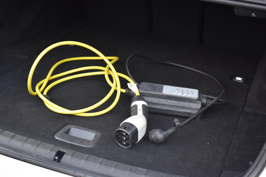 BMW 5 Serie 530e High Executive Pano Leder Sfeer Camera