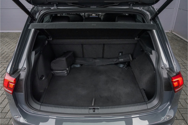 Volkswagen Tiguan 1.4 TSI eHybrid R-Line Business+ ACC Elek Trekhaak Stuur & Stoelverw