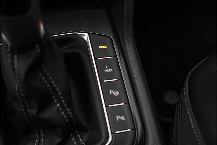 Volkswagen Tiguan 1.4 TSI eHybrid R-Line Business+ ACC Elek Trekhaak Stuur & Stoelverw