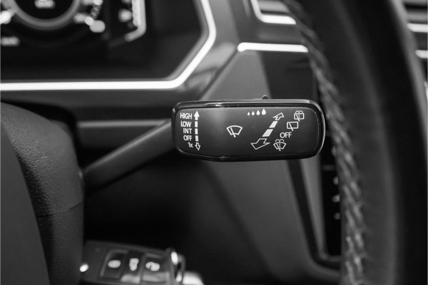 Volkswagen Tiguan 1.4 TSI eHybrid R-Line Business+ ACC Elek Trekhaak Stuur & Stoelverw