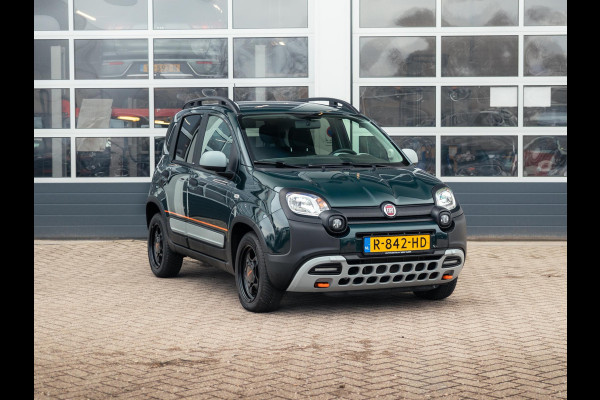 Fiat Panda Hybrid Garmin Cross | Clima | Priv. glass | Dakrails | 5-Persoons | Apple Carplay | Verde Foresta | Pack Garmin