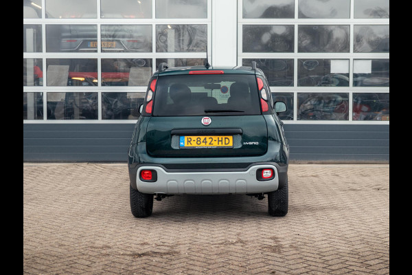 Fiat Panda Hybrid Garmin Cross | Clima | Priv. glass | Dakrails | 5-Persoons | Apple Carplay | Verde Foresta | Pack Garmin