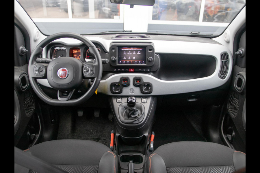 Fiat Panda Hybrid Garmin Cross | Clima | Priv. glass | Dakrails | 5-Persoons | Apple Carplay | Verde Foresta | Pack Garmin