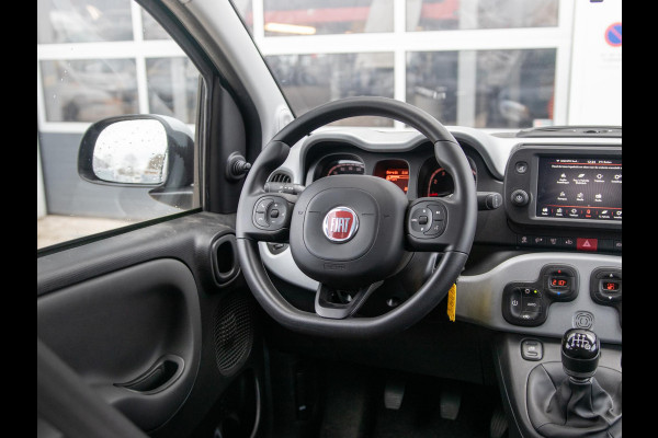 Fiat Panda Hybrid Garmin Cross | Clima | Priv. glass | Dakrails | 5-Persoons | Apple Carplay | Verde Foresta | Pack Garmin