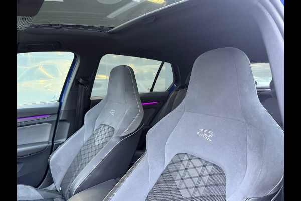 Volkswagen Golf 1.5 eTSI R-Line 3XR-Line Pano|Sportstoelen|Dynaudio|Sfeer