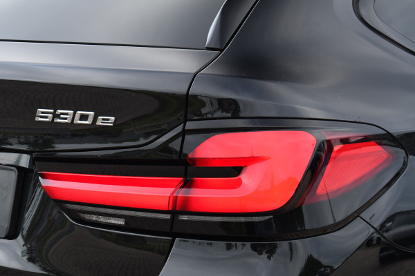 BMW 5 Serie Touring 530e 292pk M-Sport Pano ACC 360 HUD Laser 4wielbest Comf-stoel