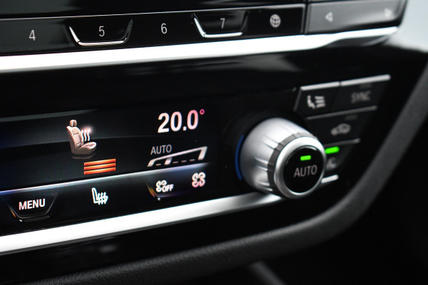 BMW 5 Serie Touring 530e 292pk M-Sport Pano ACC 360 HUD Laser 4wielbest Comf-stoel