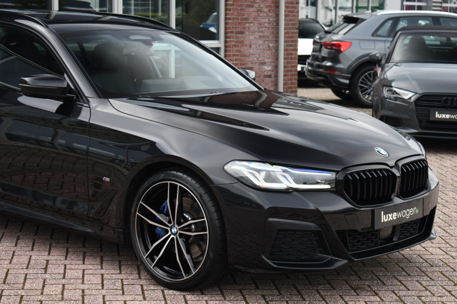 BMW 5 Serie Touring 530e 292pk M-Sport Pano ACC 360 HUD Laser 4wielbest Comf-stoel