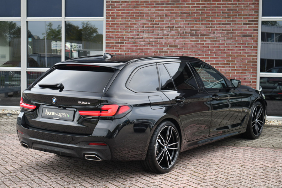 BMW 5 Serie Touring 530e 292pk M-Sport Pano ACC 360 HUD Laser 4wielbest Comf-stoel
