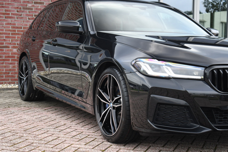 BMW 5 Serie Touring 530e 292pk M-Sport Pano ACC 360 HUD Laser 4wielbest Comf-stoel