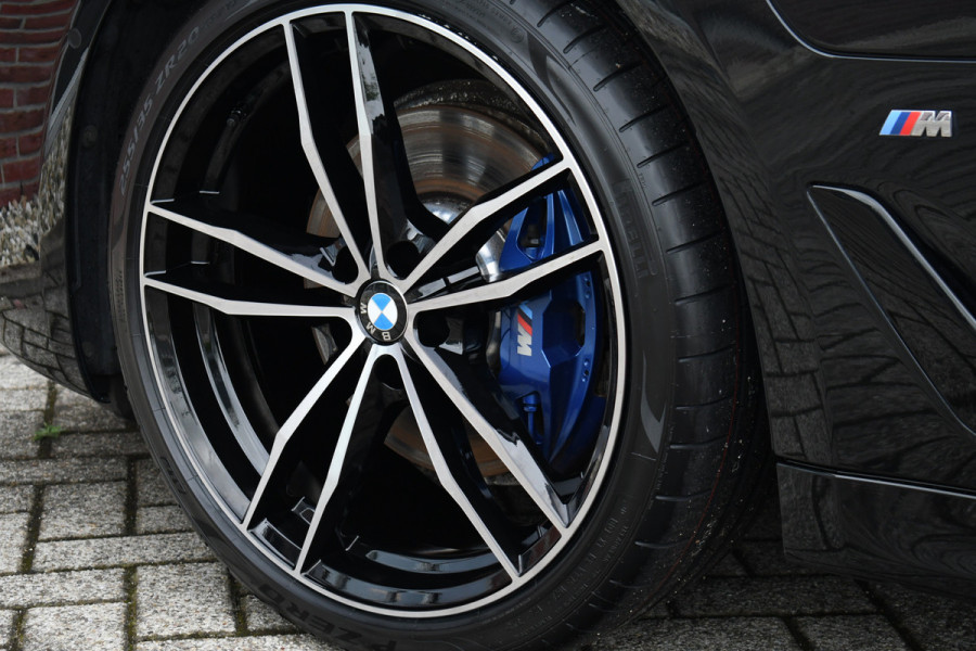 BMW 5 Serie Touring 530e 292pk M-Sport Pano ACC 360 HUD Laser 4wielbest Comf-stoel