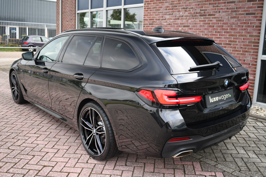BMW 5 Serie Touring 530e 292pk M-Sport Pano ACC 360 HUD Laser 4wielbest Comf-stoel