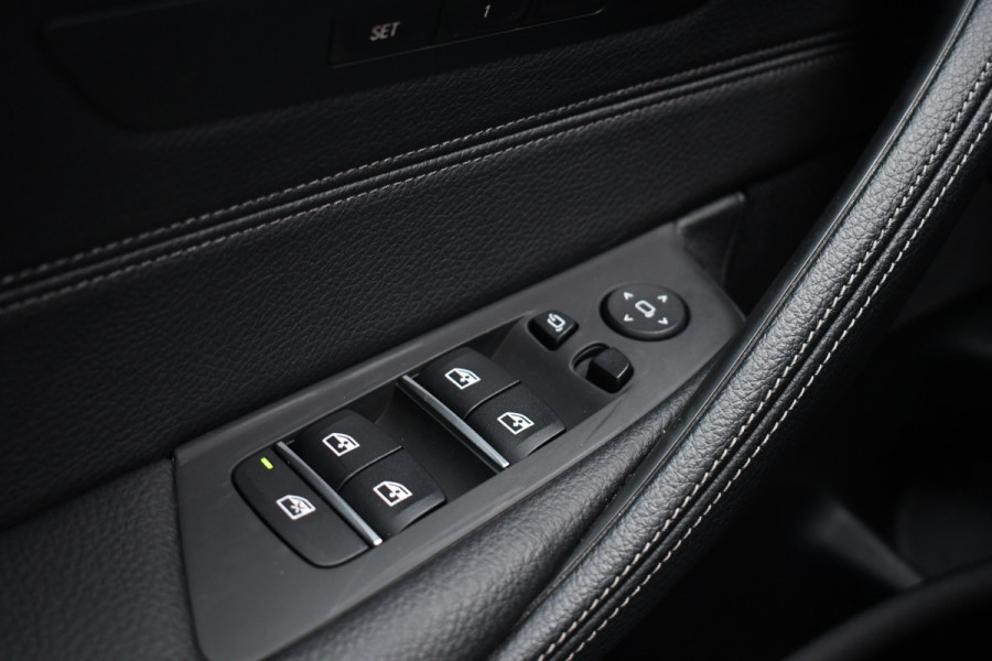 BMW 5 Serie Touring 530e 292pk M-Sport Pano ACC 360 HUD Laser 4wielbest Comf-stoel