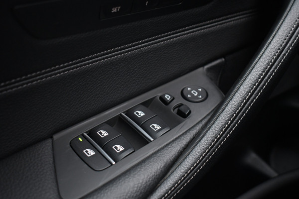 BMW 5 Serie Touring 530e 292pk M-Sport Pano ACC 360 HUD Laser 4wielbest Comf-stoel