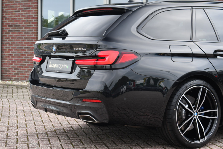 BMW 5 Serie Touring 530e 292pk M-Sport Pano ACC 360 HUD Laser 4wielbest Comf-stoel