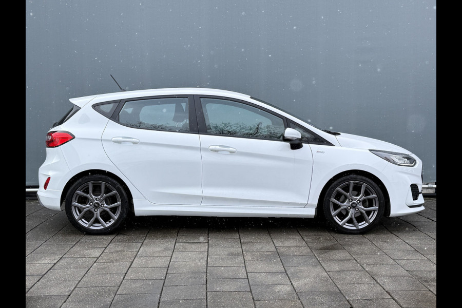 Ford Fiesta BWJ 11-2022 | 1.0T 126PK Hybrid ST-Line | CLIMA | NAVI | SPOILERKIT | CRUISE | SPORTSTOELEN | CARPLAY |