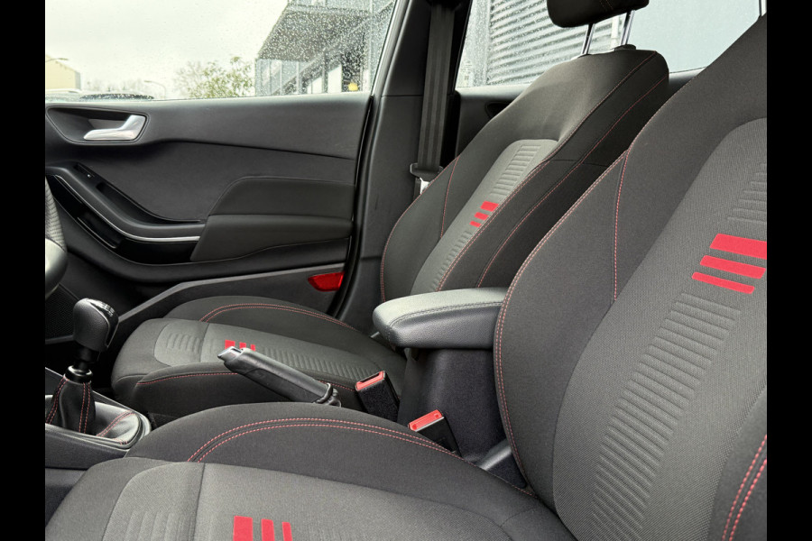 Ford Fiesta BWJ 11-2022 | 1.0T 126PK Hybrid ST-Line | CLIMA | NAVI | SPOILERKIT | CRUISE | SPORTSTOELEN | CARPLAY |