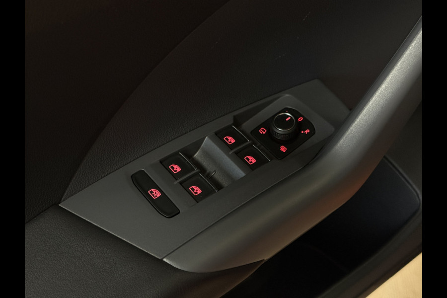 Volkswagen T-Cross 1.0 TSI Style 115pk DSG | Carplay | 18" | Camera | Digitaal cockpit | ACC | Dode hoek | 100% Volkswagen dealer onderhouden!