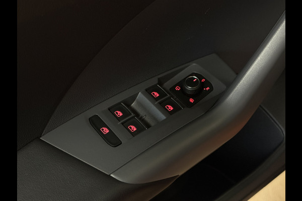 Volkswagen T-Cross 1.0 TSI Style 115pk DSG | Carplay | 18" | Camera | Digitaal cockpit | ACC | Dode hoek | 100% Volkswagen dealer onderhouden!