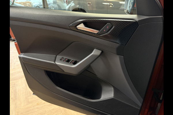 Volkswagen T-Cross 1.0 TSI Style 115pk DSG | Carplay | 18" | Camera | Digitaal cockpit | ACC | Dode hoek | 100% Volkswagen dealer onderhouden!