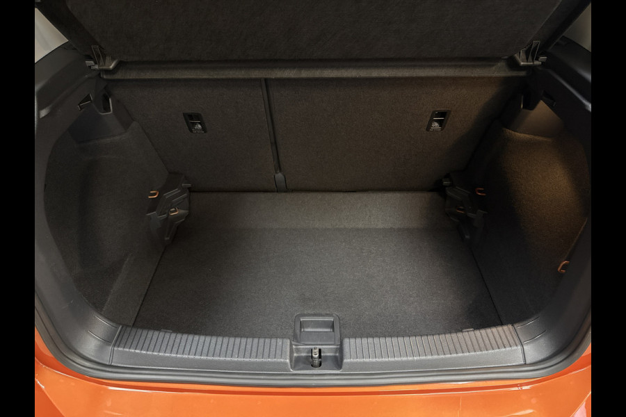 Volkswagen T-Cross 1.0 TSI Style 115pk DSG | Carplay | 18" | Camera | Digitaal cockpit | ACC | Dode hoek | 100% Volkswagen dealer onderhouden!