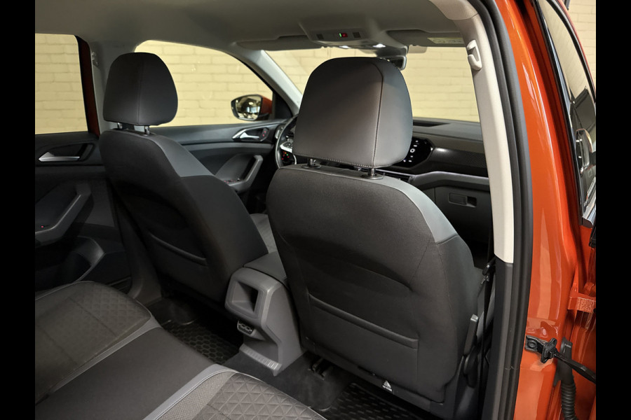 Volkswagen T-Cross 1.0 TSI Style 115pk DSG | Carplay | 18" | Camera | Digitaal cockpit | ACC | Dode hoek | 100% Volkswagen dealer onderhouden!