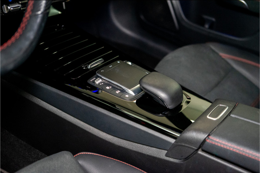 Mercedes-Benz A-Klasse 250 e AMG 218PK | Pano | Sfeer | LED | Stoelverw. | Keyless | 12 MND Garantie