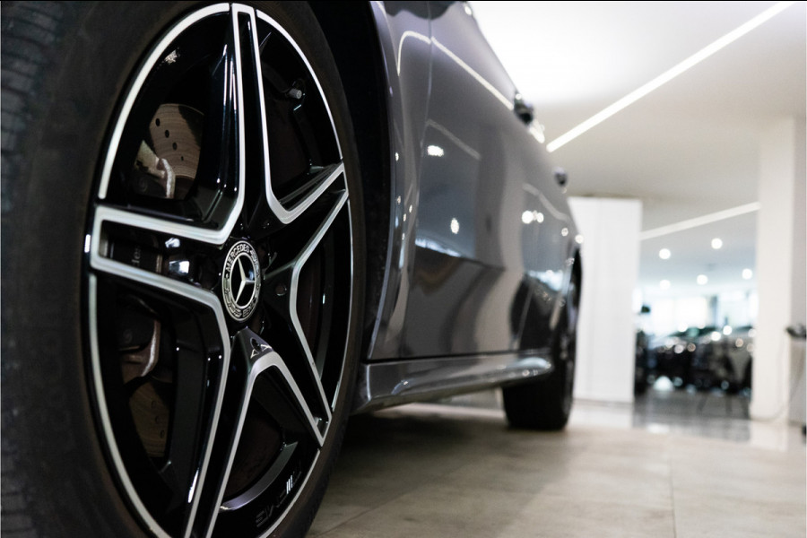 Mercedes-Benz A-Klasse 250 e Premium AMG Facelift 218PK | Pano | Keyless | Sfeer | Night | Fabrieksgarantie